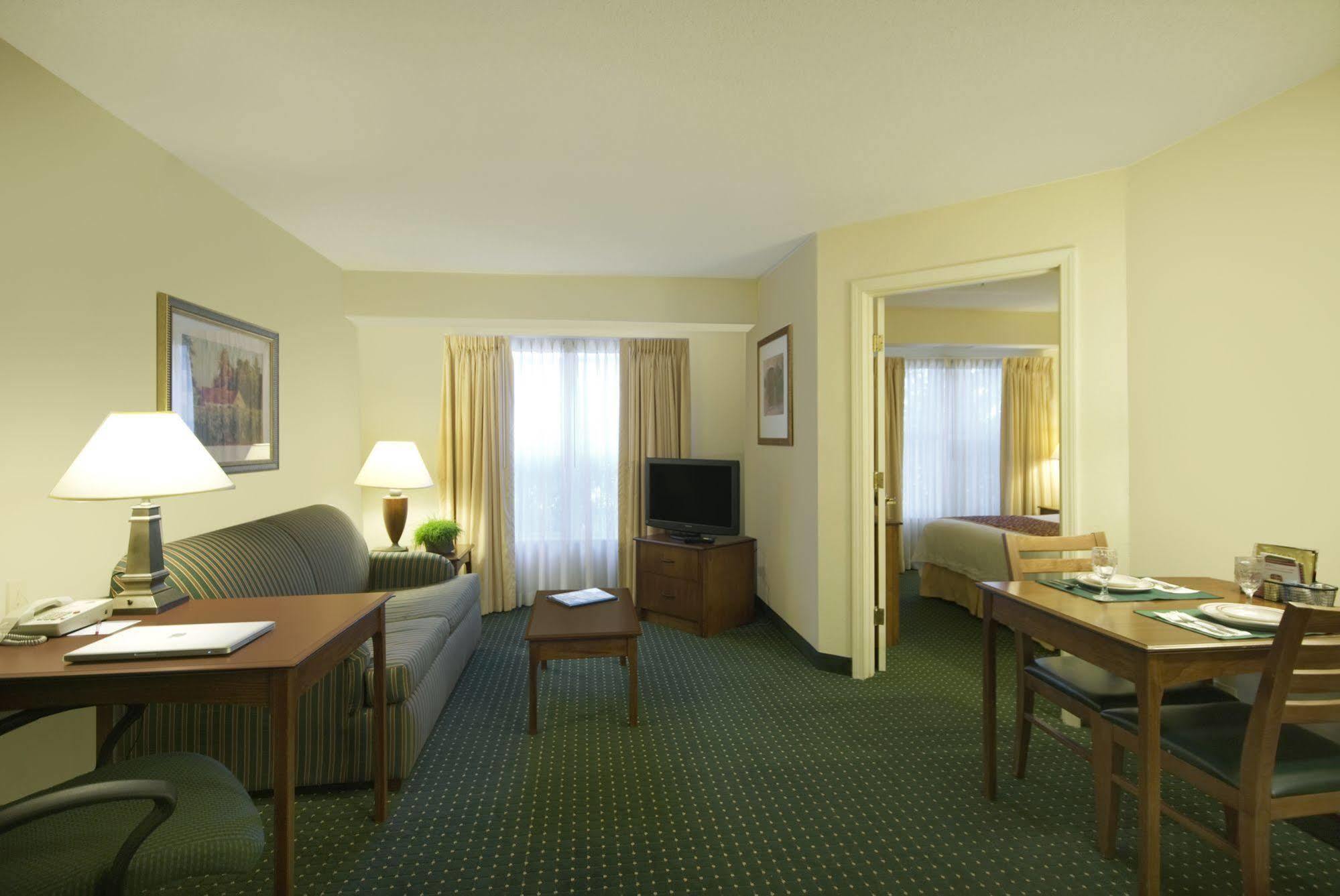 Residences At Daniel Webster Merrimack Room photo